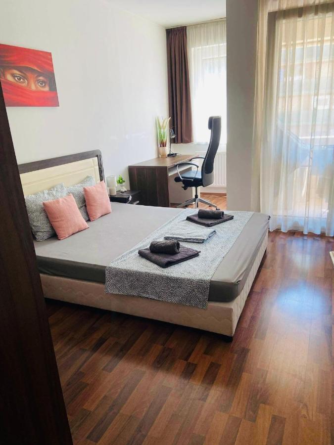 Corvin Boutique Apartment Parking In The Plaza Budapeste Exterior foto