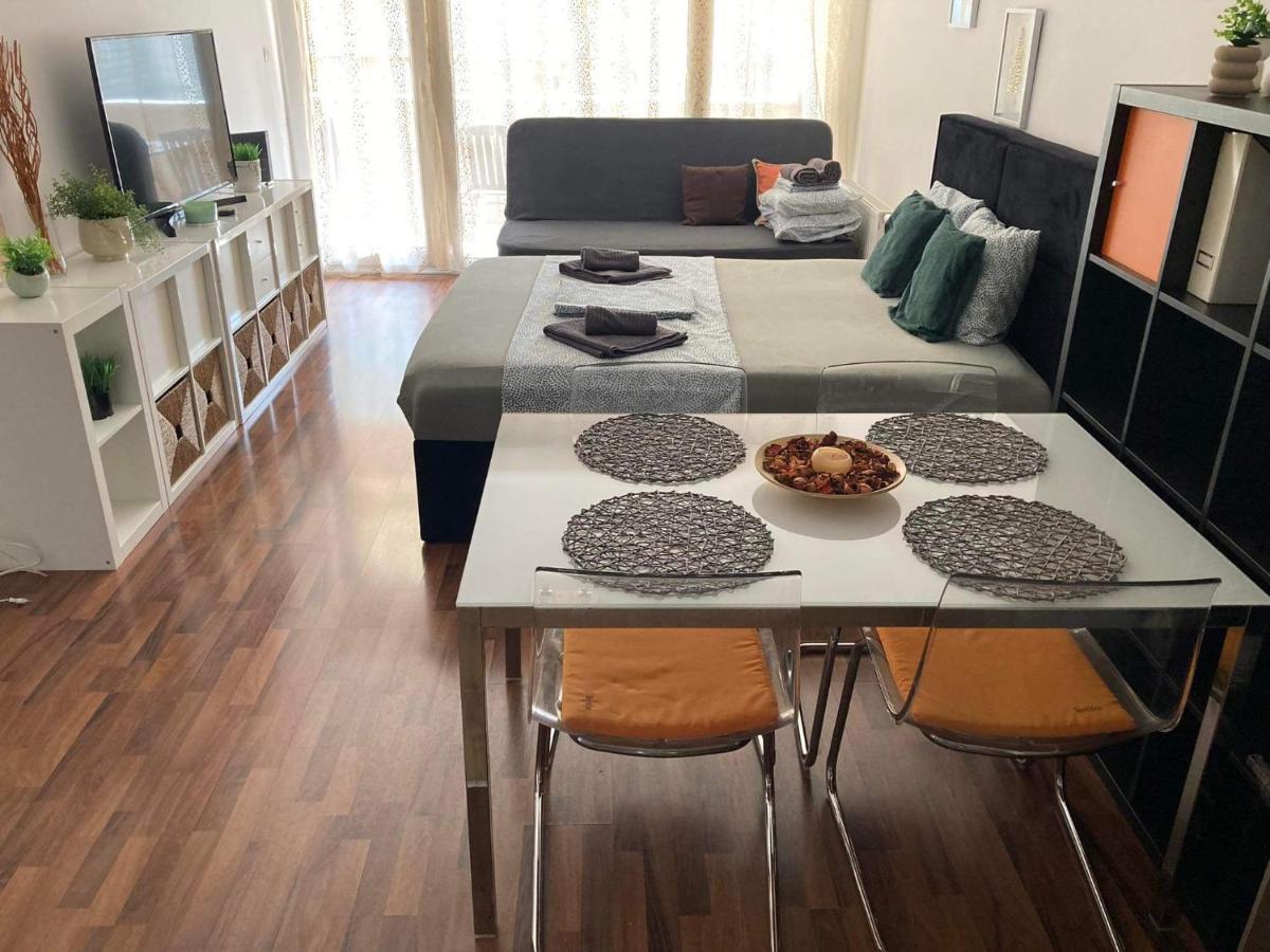 Corvin Boutique Apartment Parking In The Plaza Budapeste Exterior foto